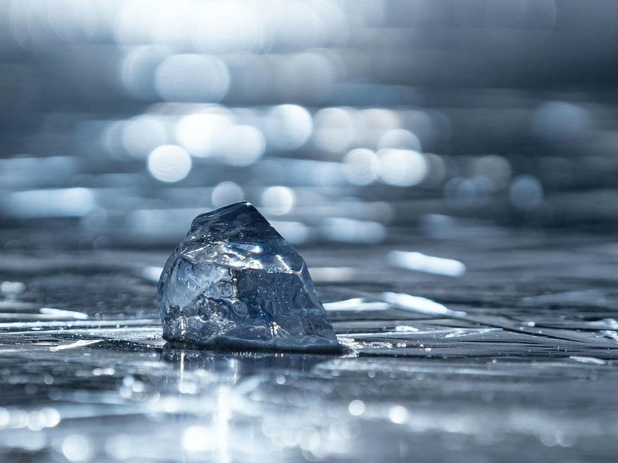 Equipamento de pesca no gelo preparado para pesca de inverno